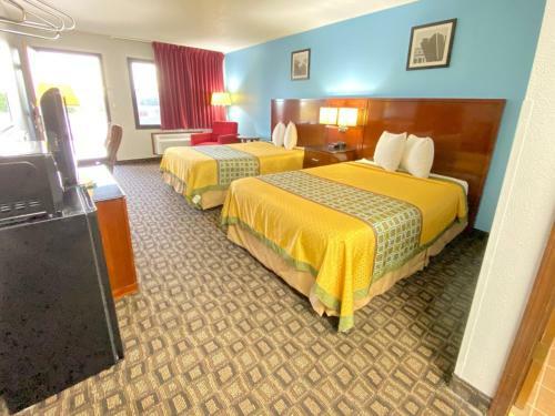 Hotel Lakes Inn
