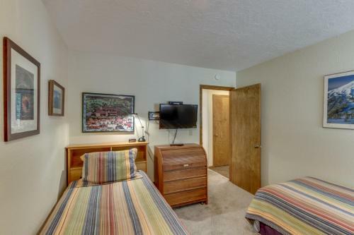13 Tamarack