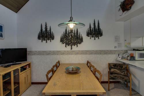 31 Mtn. View Condo