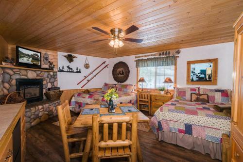 Bed & Breakfast Fireside Lodge