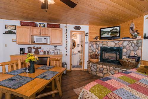 Bed & Breakfast Fireside Lodge