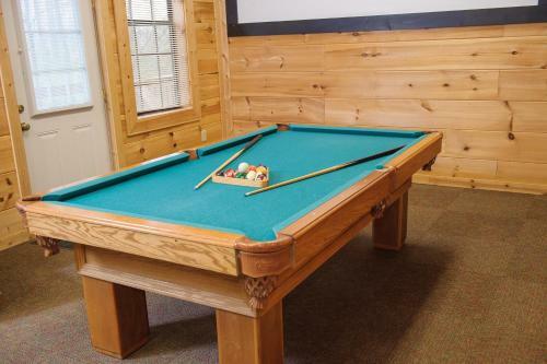 Bama Bear's Den