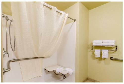 Hotel Cobblestone Inn & Suites - Cambridge