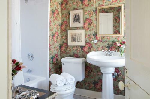 Staveleigh House Bed And Breakfast