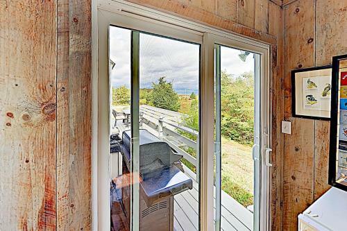 Oceanview Buzzards Bay Getaway