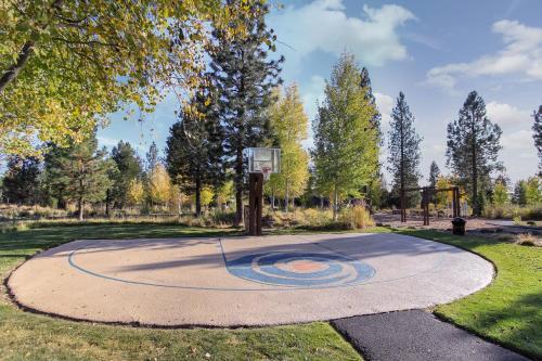 Sunriver Luxury Caldera Home With Golf Course Views