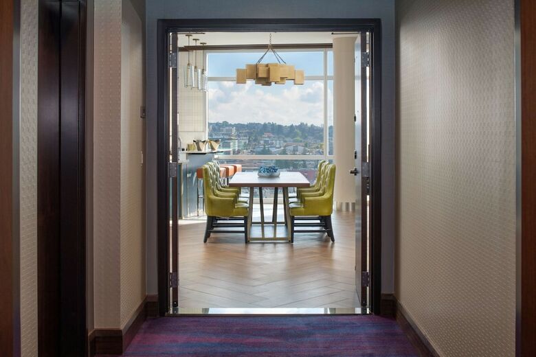 Hotel Embassy Suites By Hilton Seattle Downtown Pioneer Square