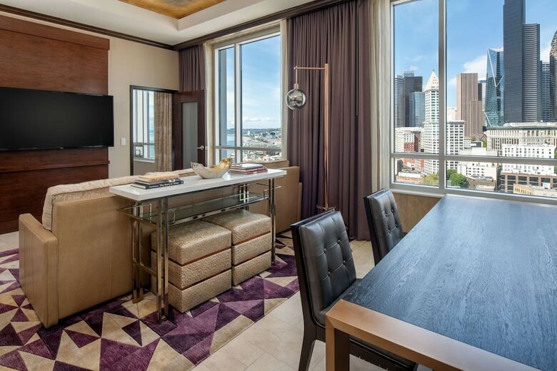 Hotel Embassy Suites By Hilton Seattle Downtown Pioneer Square