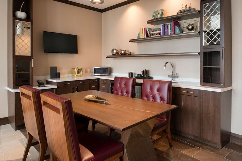 Hotel Embassy Suites By Hilton Seattle Downtown Pioneer Square