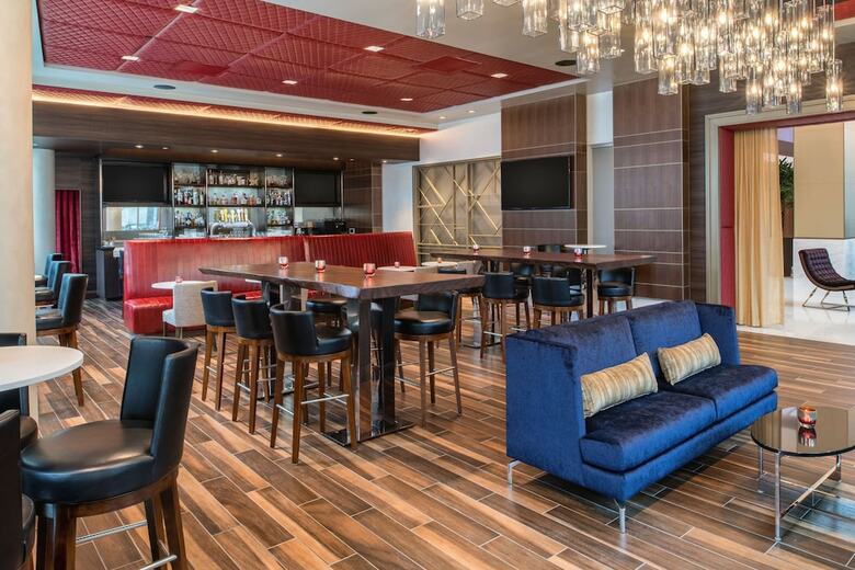 Hotel Embassy Suites By Hilton Seattle Downtown Pioneer Square