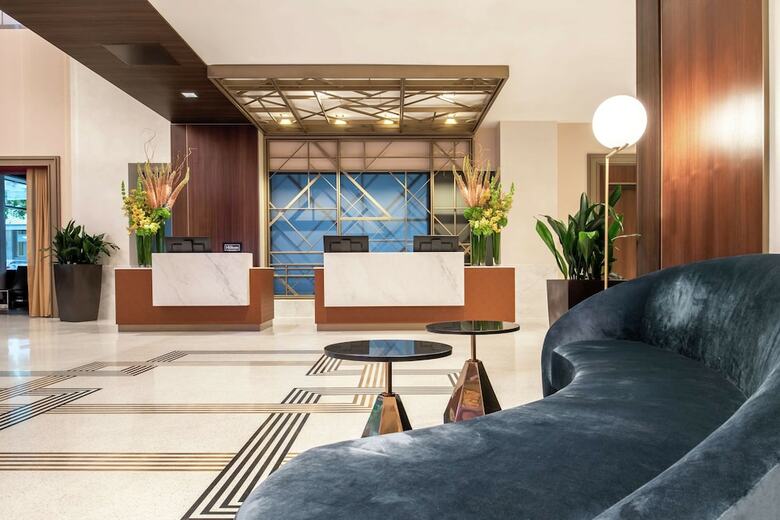 Hotel Embassy Suites By Hilton Seattle Downtown Pioneer Square