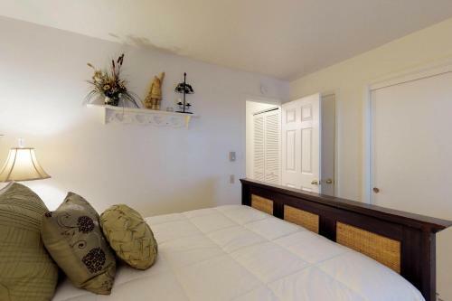 Shady Cove Condominium