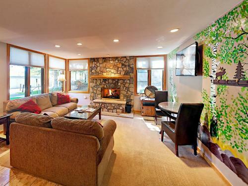 Carriage Apartment 135