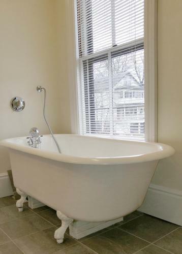 Bed & Breakfast Davis Square Inn