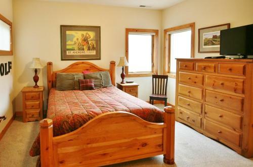 Vine Maple-golf View-5br/4.5ba