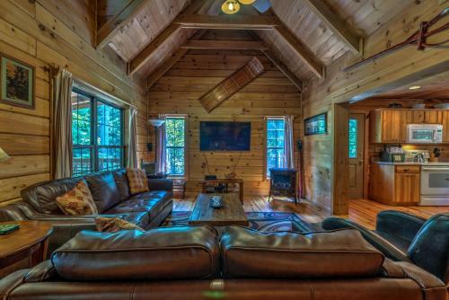 Hidden Pond Cabin