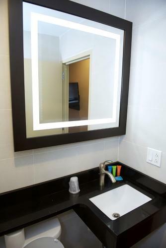 Cam Suites Hotel