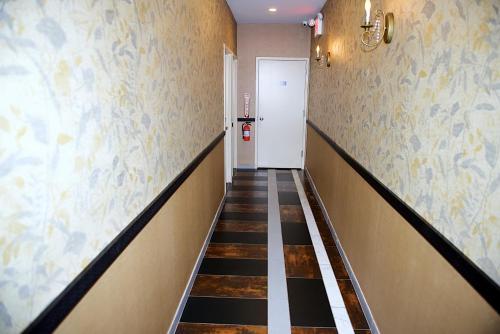 Cam Suites Hotel