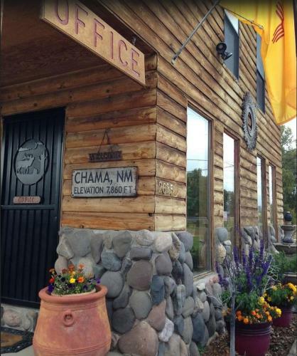 Chama River Bend Lodge