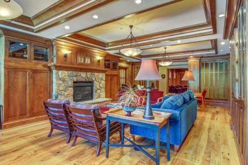 Powderhorn Lodge 209