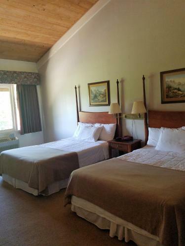 Posada High Meadows Inn
