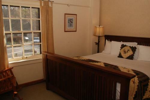 Hotel Spring Mill Inn