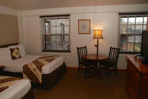 Hotel Spring Mill Inn