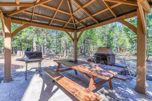 Rocky Pines Lodge