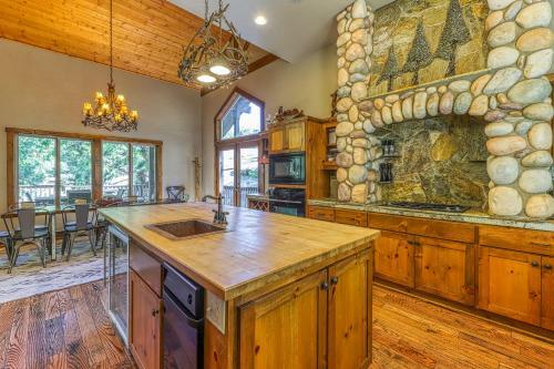 Rocky Pines Lodge