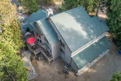 Rocky Pines Lodge