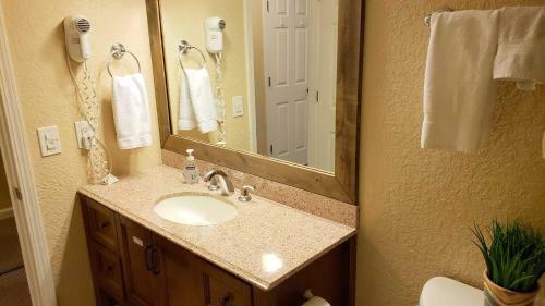 Apartamento Lakeland Village #105 Condo