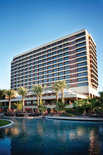 Hotel Pacific Palms Resort And Golf Club