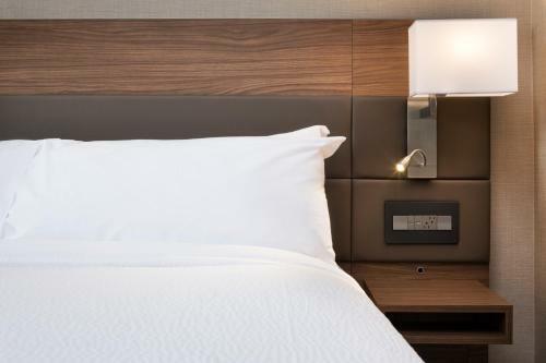 AC Hotel By Marriott Bloomington Mall Of America