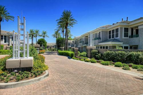 Apartamento 15221 Clubgate Drive Condo Unit 2104