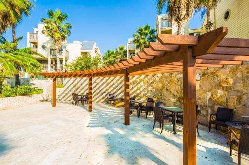 Solare Garden Villa 865