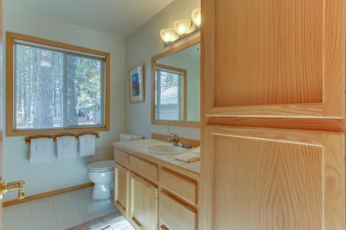 25 Topflite Ln
