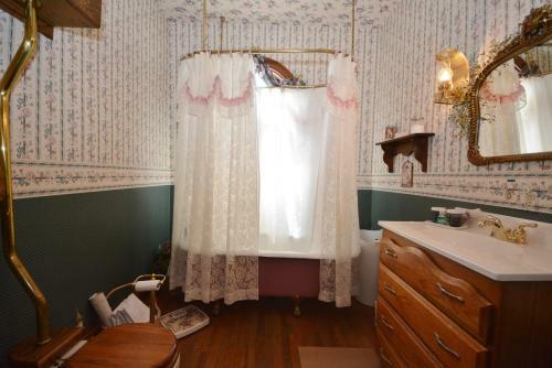 Campbell House B&B