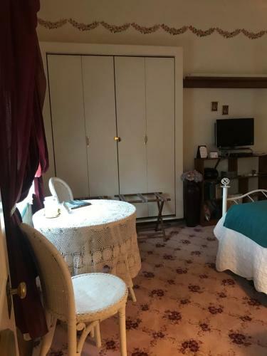 Campbell House B&B