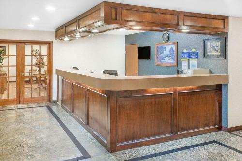 Hotel Days Inn & Suites By Wyndham Brinkley