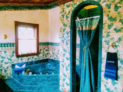 Shamrock Thistle & Crown B&B