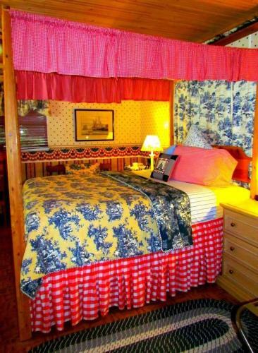 Shamrock Thistle & Crown B&B