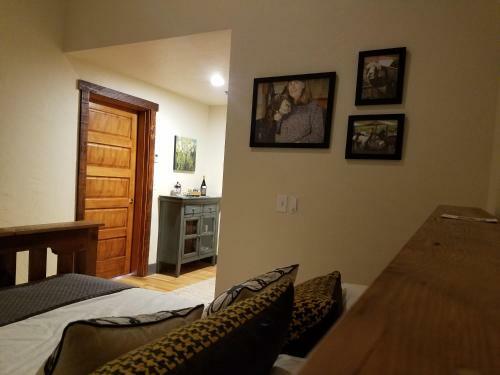 Hotel Amity Flats