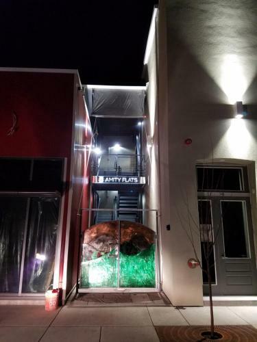 Hotel Amity Flats