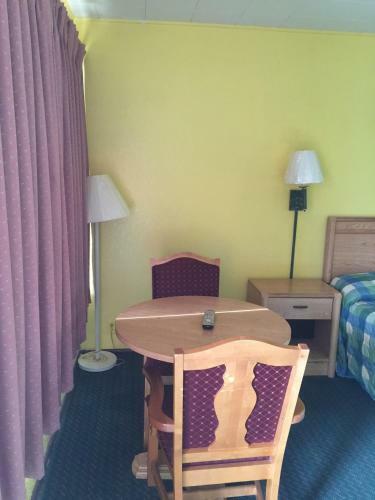 Motel Statesman Inn