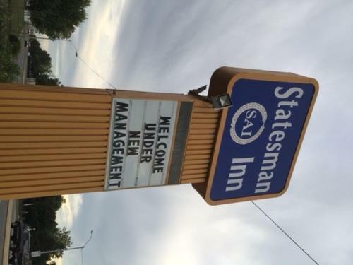 Motel Statesman Inn