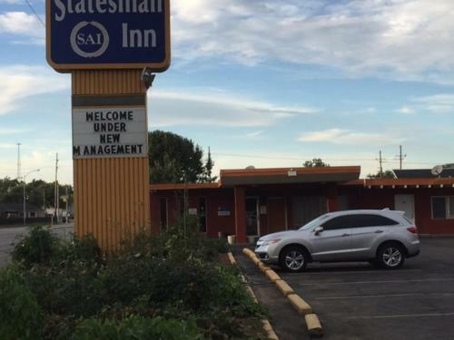 Motel Statesman Inn