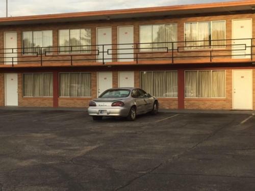 Motel Statesman Inn