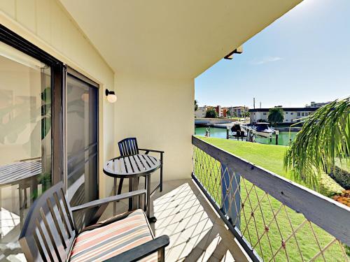 Apartamento 11650 Capri Circle South Condo Unit 104