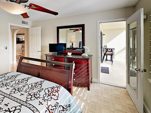 Apartamento 11650 Capri Circle South Condo Unit 104