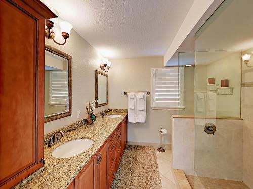Apartamento 11650 Capri Circle South Condo Unit 104
